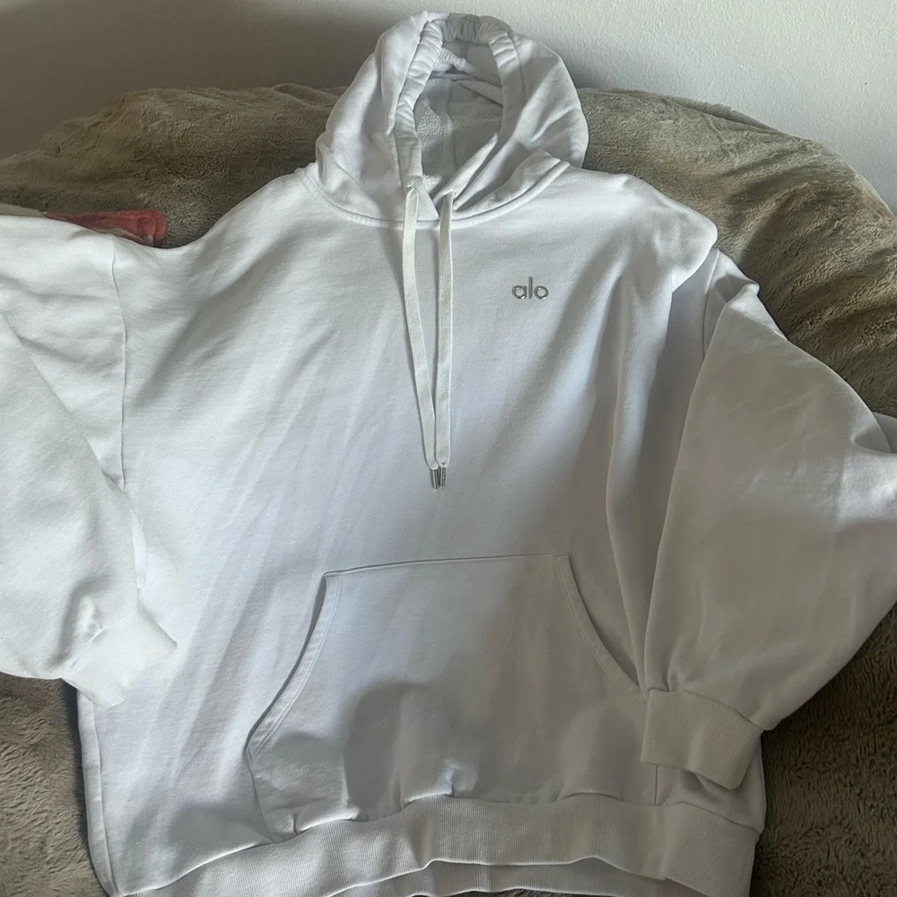 ALO Yoga white Hoodie with Embroidered Logo - Picture 3 of 13